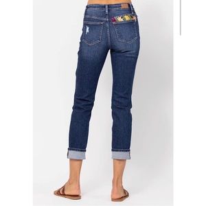 JUDY BLUE Size 5 Boyfriend Jeans w/Flowers